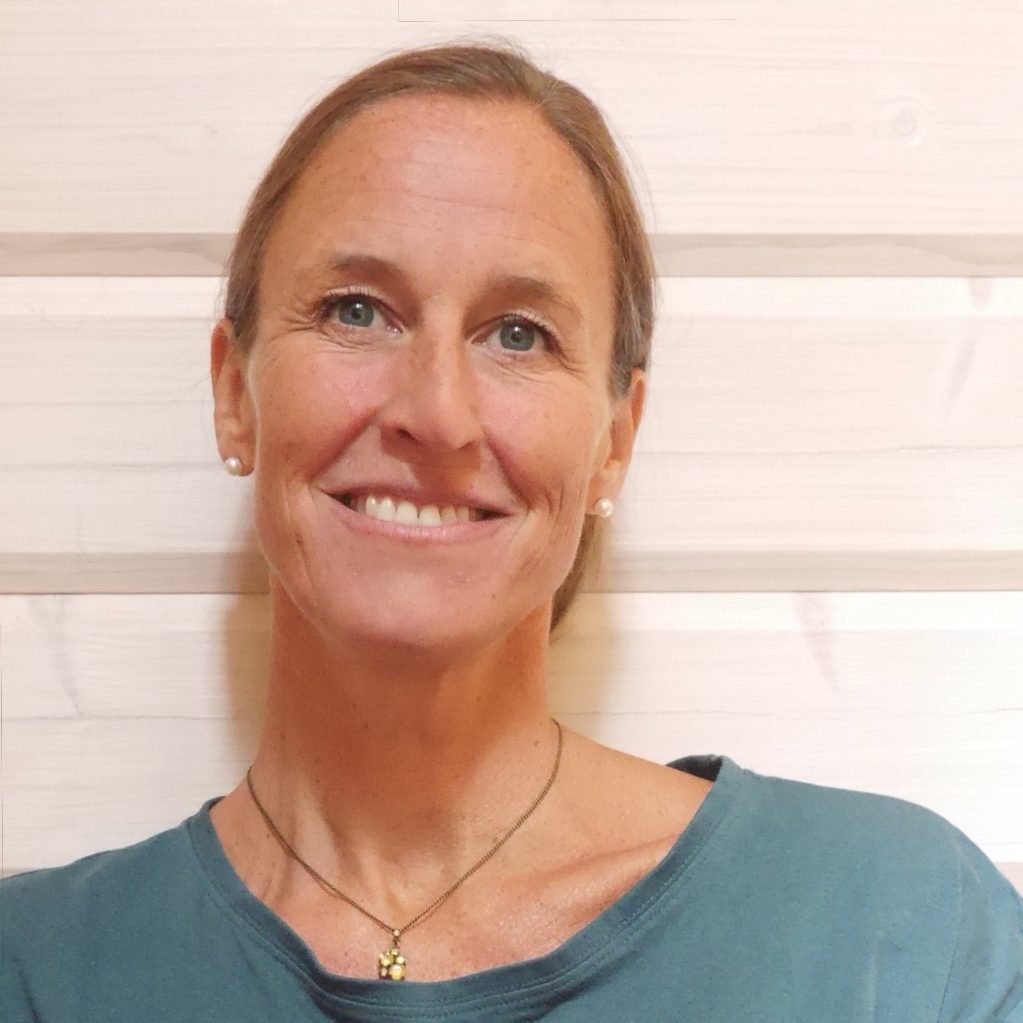 Wer bin ich? Kopf von Meike Völkner, Heilpraktikerin, sie lächelt in die Kamera.